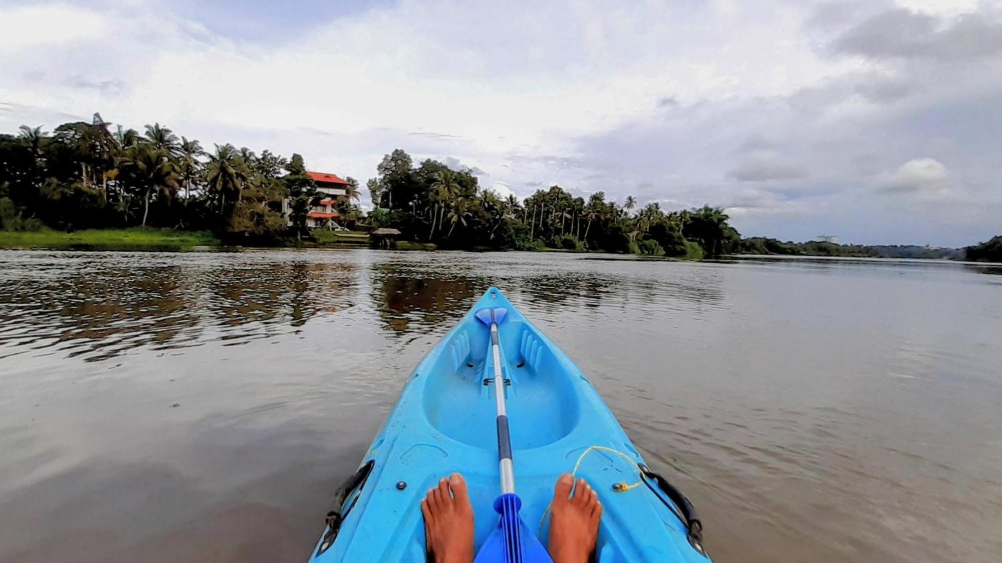 Bed and Breakfast Pearl Spot Nedumbassery Esterno foto