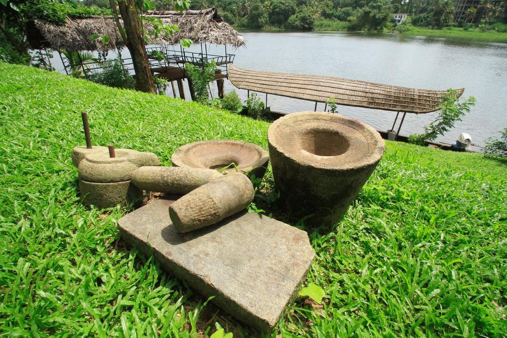 Bed and Breakfast Pearl Spot Nedumbassery Esterno foto